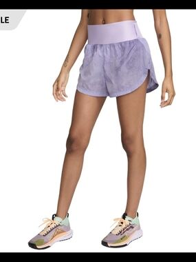 Nike Dri-FIT Trail Repel Mid-Rise 3'' Short Women